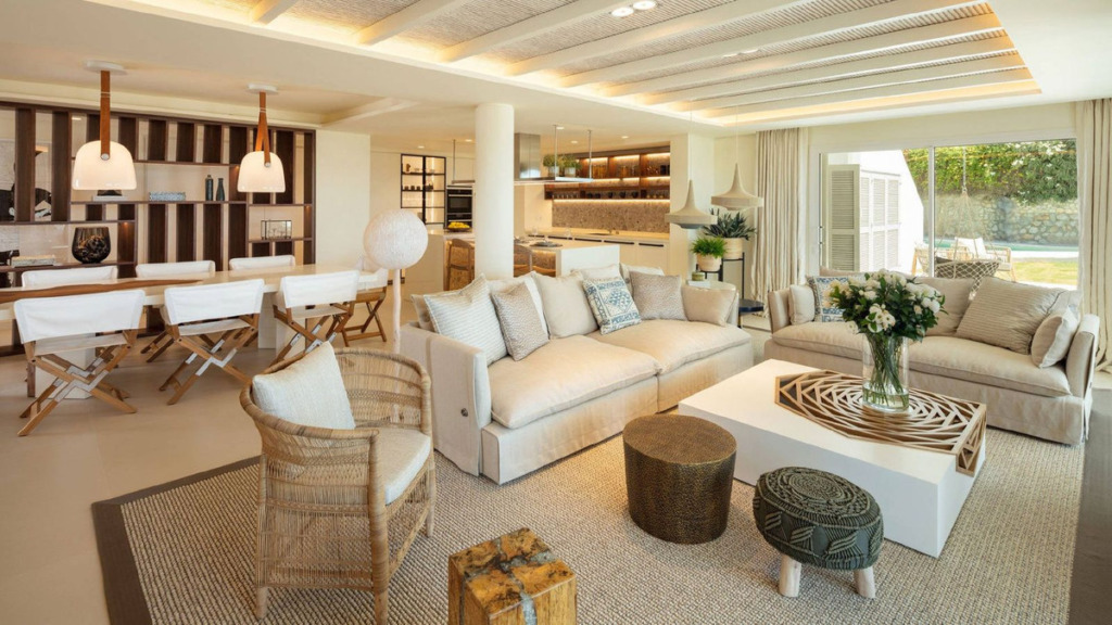 Detached Villa — The Golden Mile