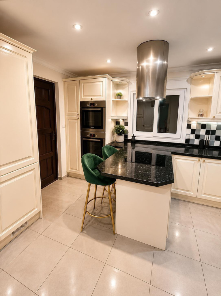 Detached Villa — Nueva Andalucía