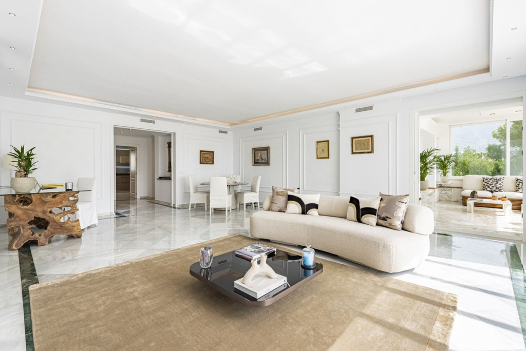 Middle Floor Apartment — The Golden Mile