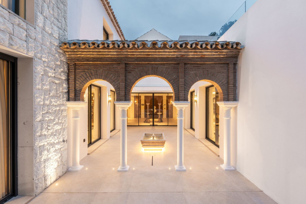 Detached Villa — Las Brisas