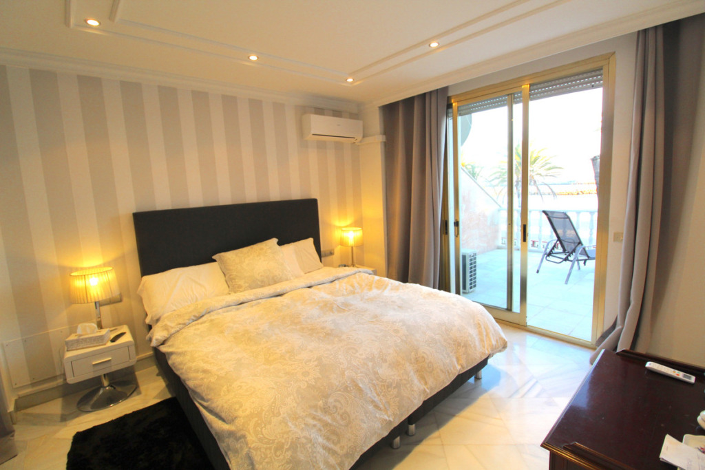 Apartamento Planta Baja — Puerto Banús