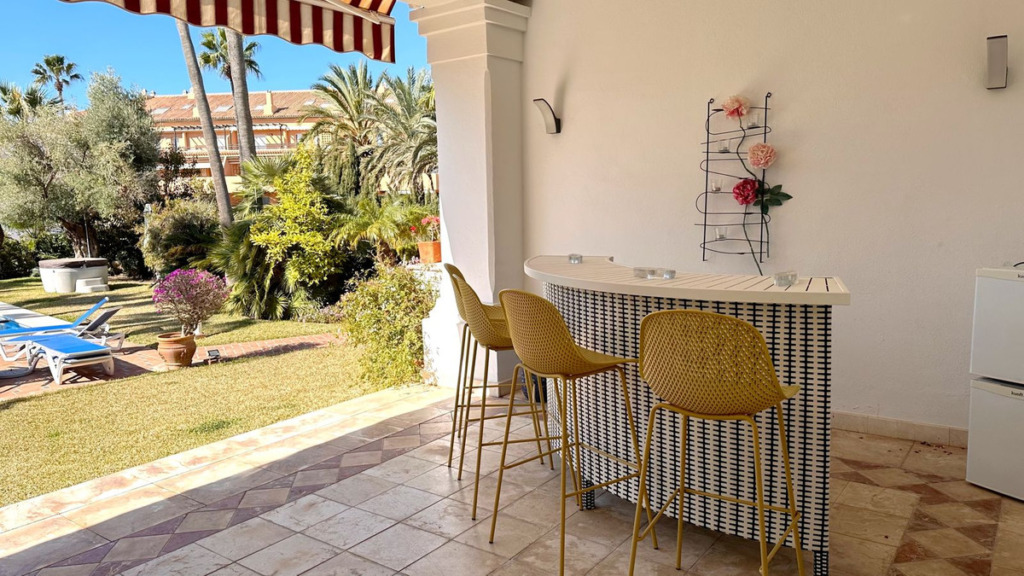 Villa – Chalet — Las Chapas