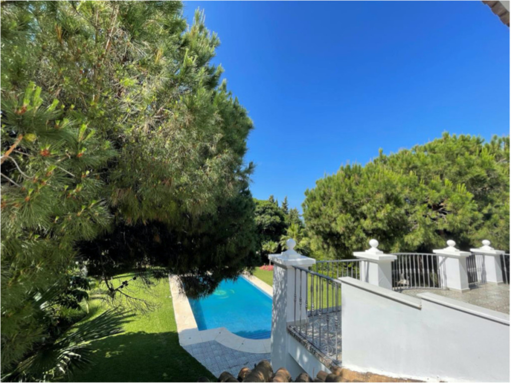 Villa – Chalet — Marbella