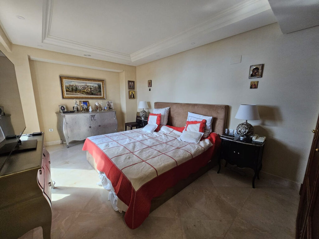 Middle Floor Apartment — Estepona