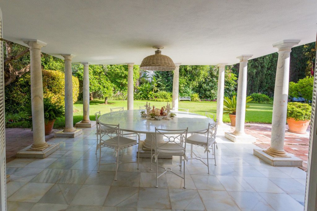 Villa – Chalet — The Golden Mile