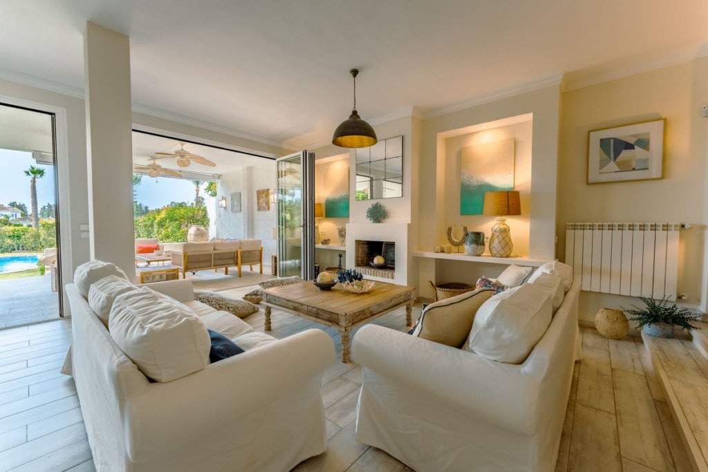 Villa – Chalet — Guadalmina Baja