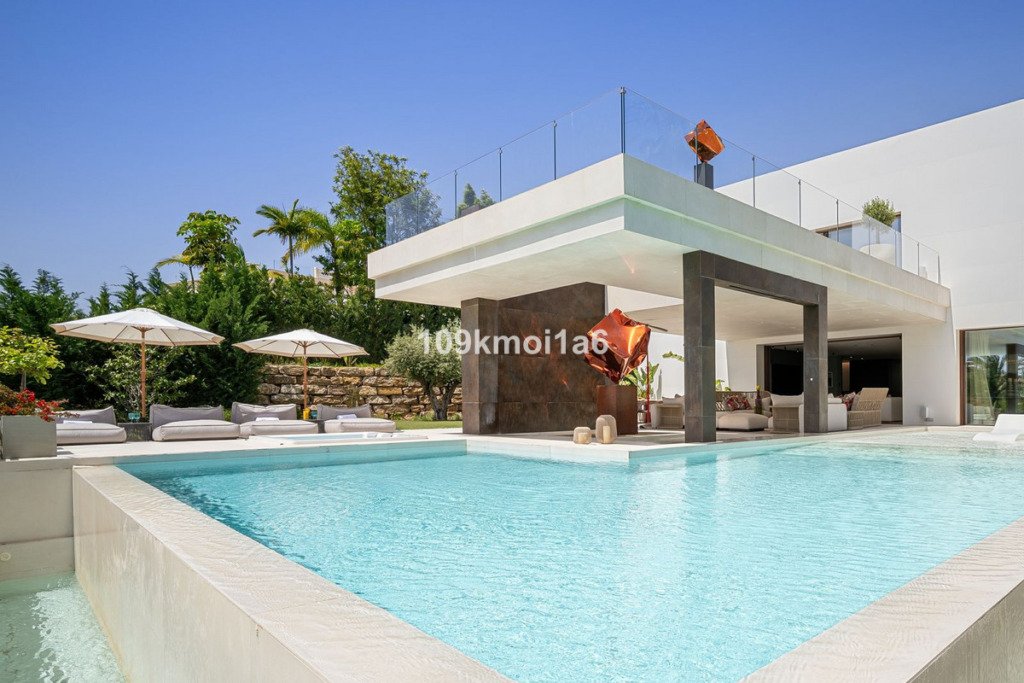Detached Villa — Sierra Blanca
