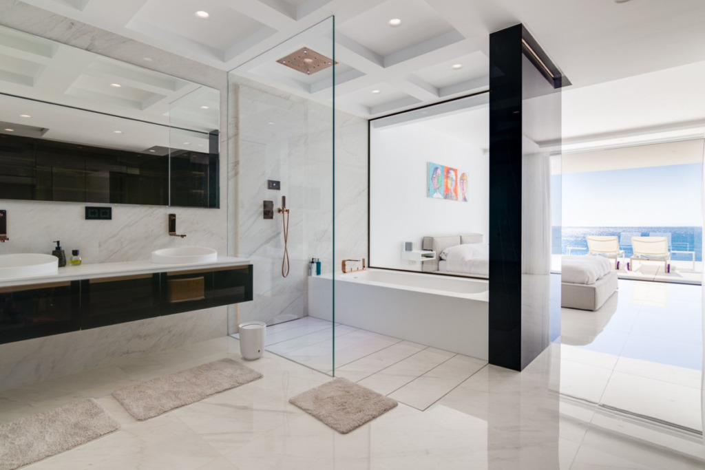 Middle Floor Apartment — Estepona