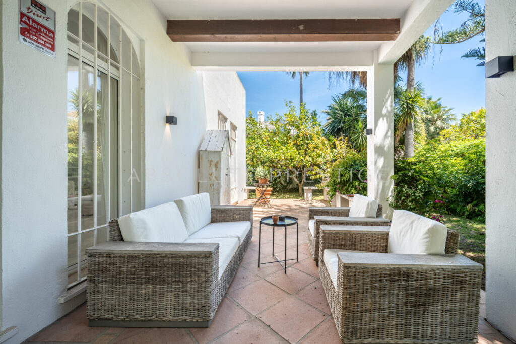 Villa – Chalet — Nueva Andalucía