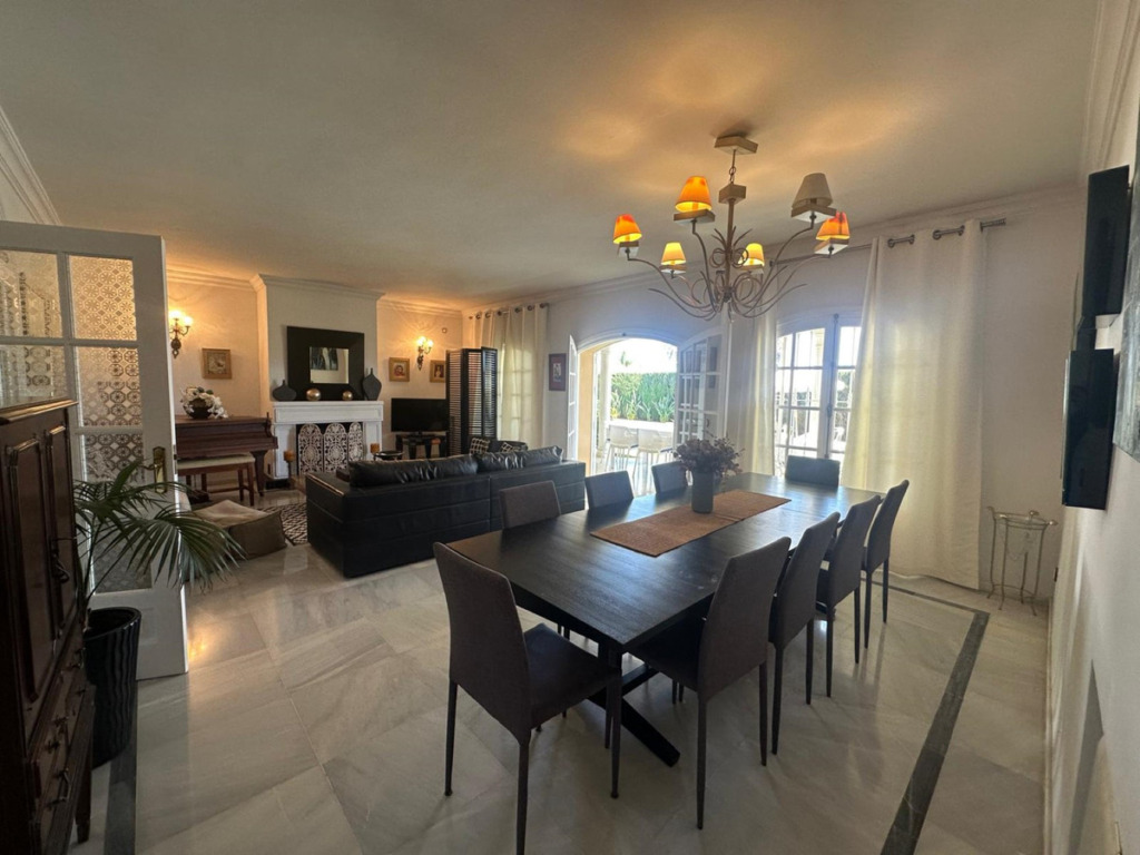 Detached Villa — Marbella