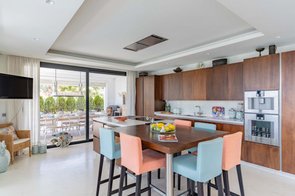 Detached Villa — Nueva Andalucía