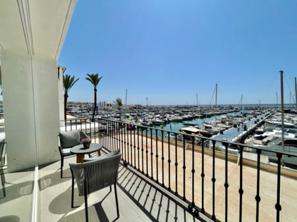 Апартамент средний этаж — Puerto Banús