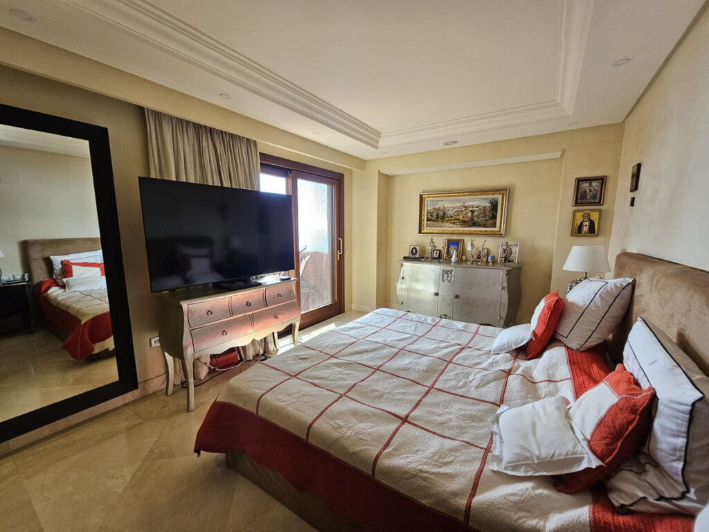 Middle Floor Apartment — Estepona