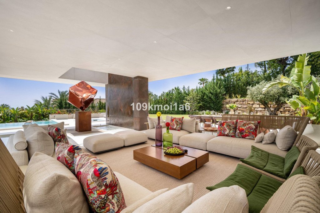 Detached Villa — Sierra Blanca