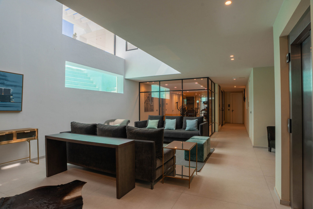 Villa – Chalet — Estepona