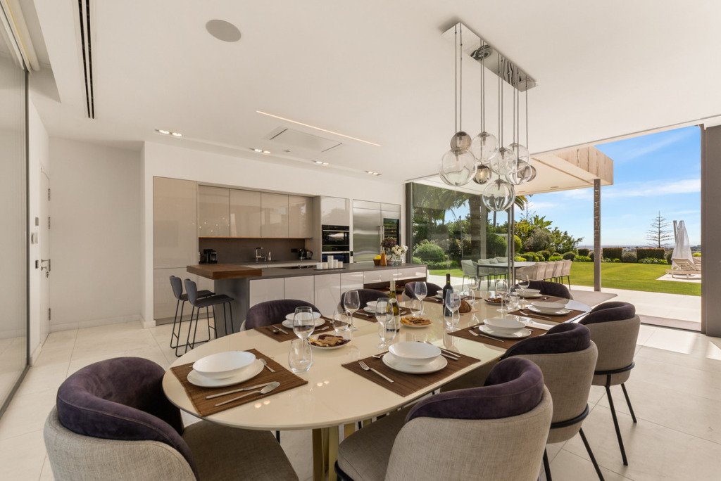 Detached Villa — Nueva Andalucía