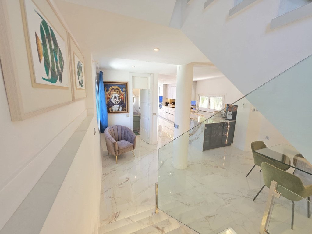 Villa – Chalet — Nueva Andalucía