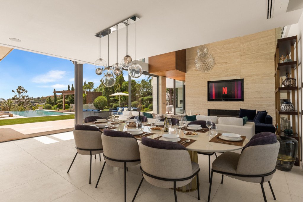 Detached Villa — Nueva Andalucía