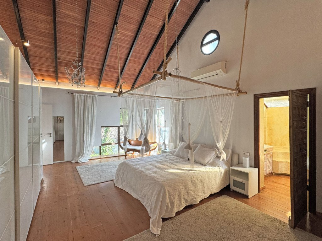Villa – Chalet — Nueva Andalucía