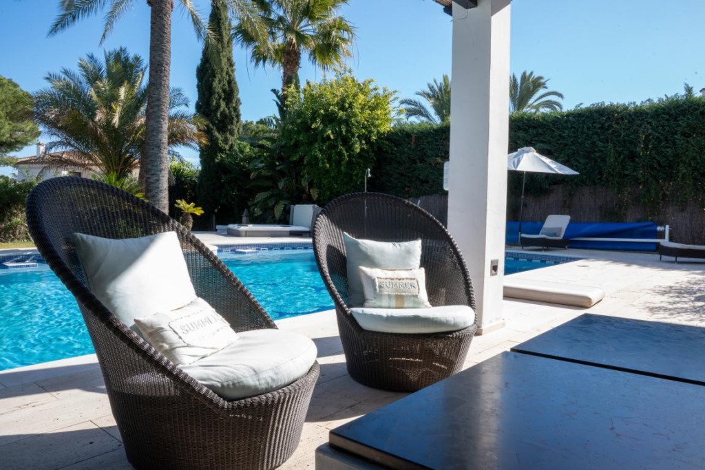 Villa – Chalet — Nueva Andalucía