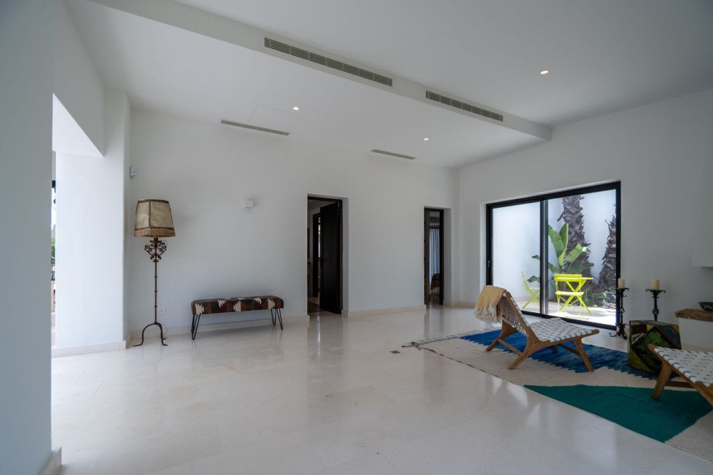 Villa – Chalet — Guadalmina Baja