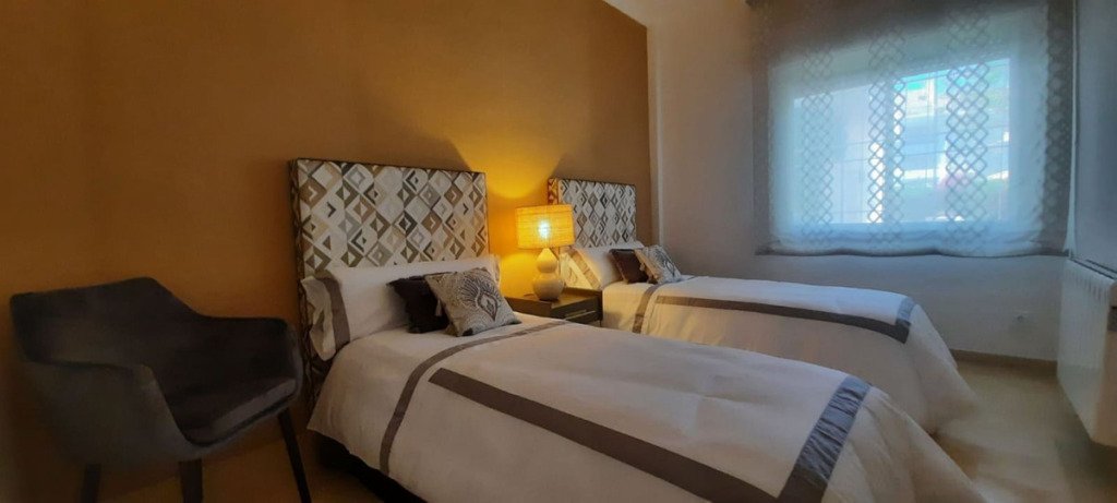 Villa – Chalet — Guadalmina Baja