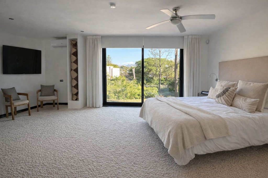 Detached Villa — Nueva Andalucía