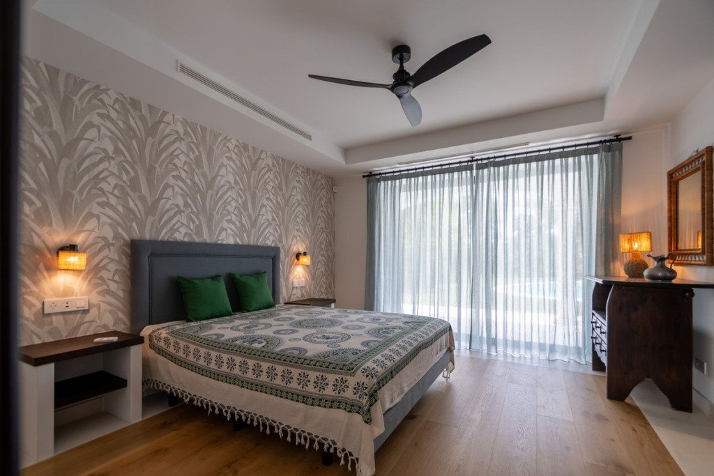 Villa – Chalet — Guadalmina Baja
