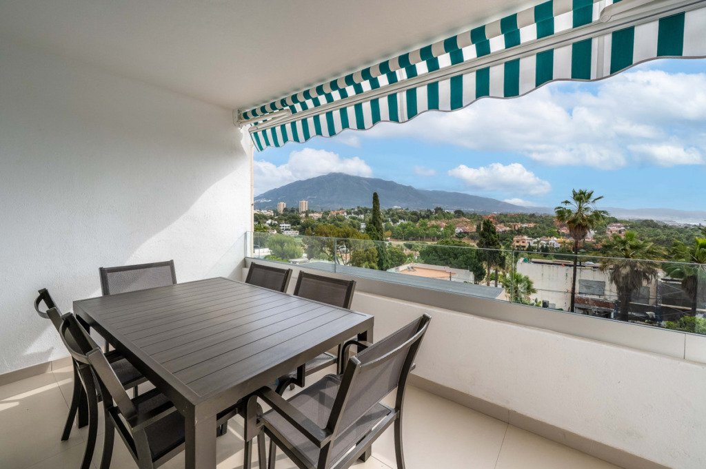 Middle Floor Apartment — Nueva Andalucía