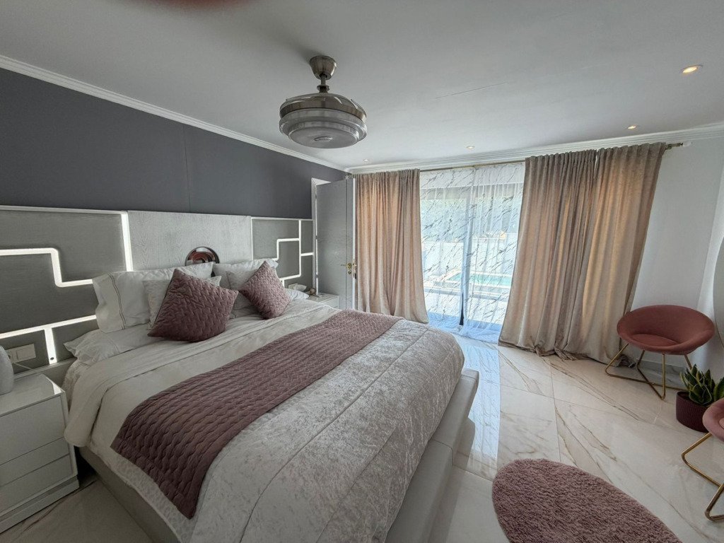 Detached Villa — Estepona