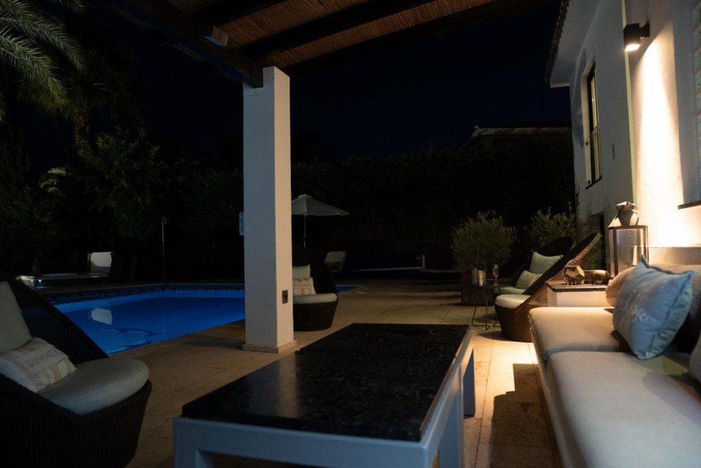 Villa – Chalet — Nueva Andalucía