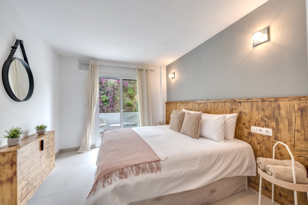 Middle Floor Apartment — Nueva Andalucía