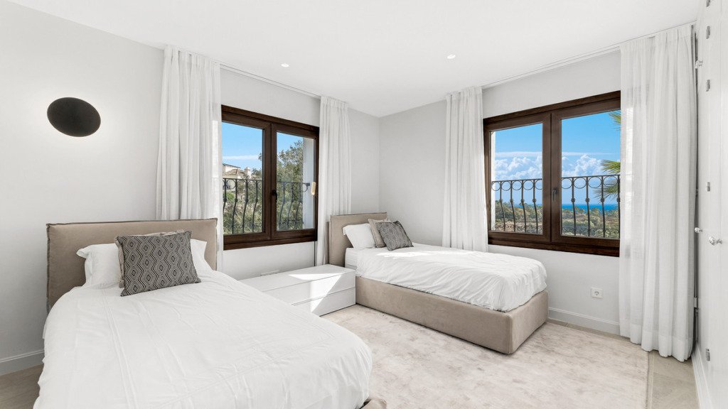 Вилла/Шале — Estepona