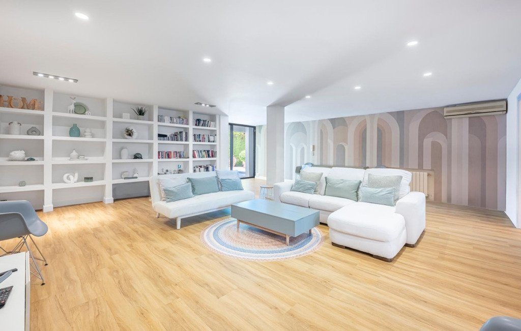 Detached Villa — Nueva Andalucía