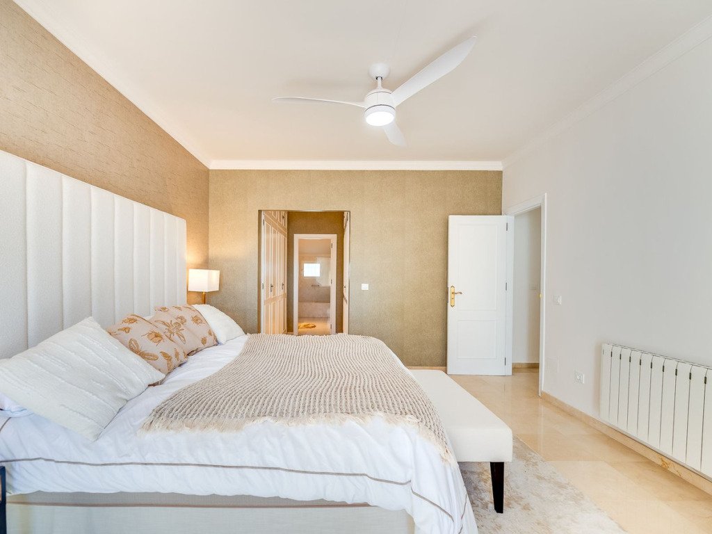 Villa – Chalet — Guadalmina Baja