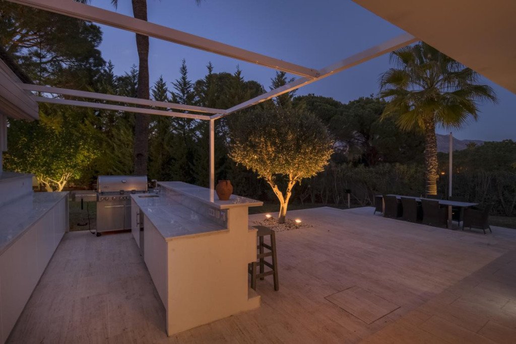 Villa – Chalet — Nueva Andalucía