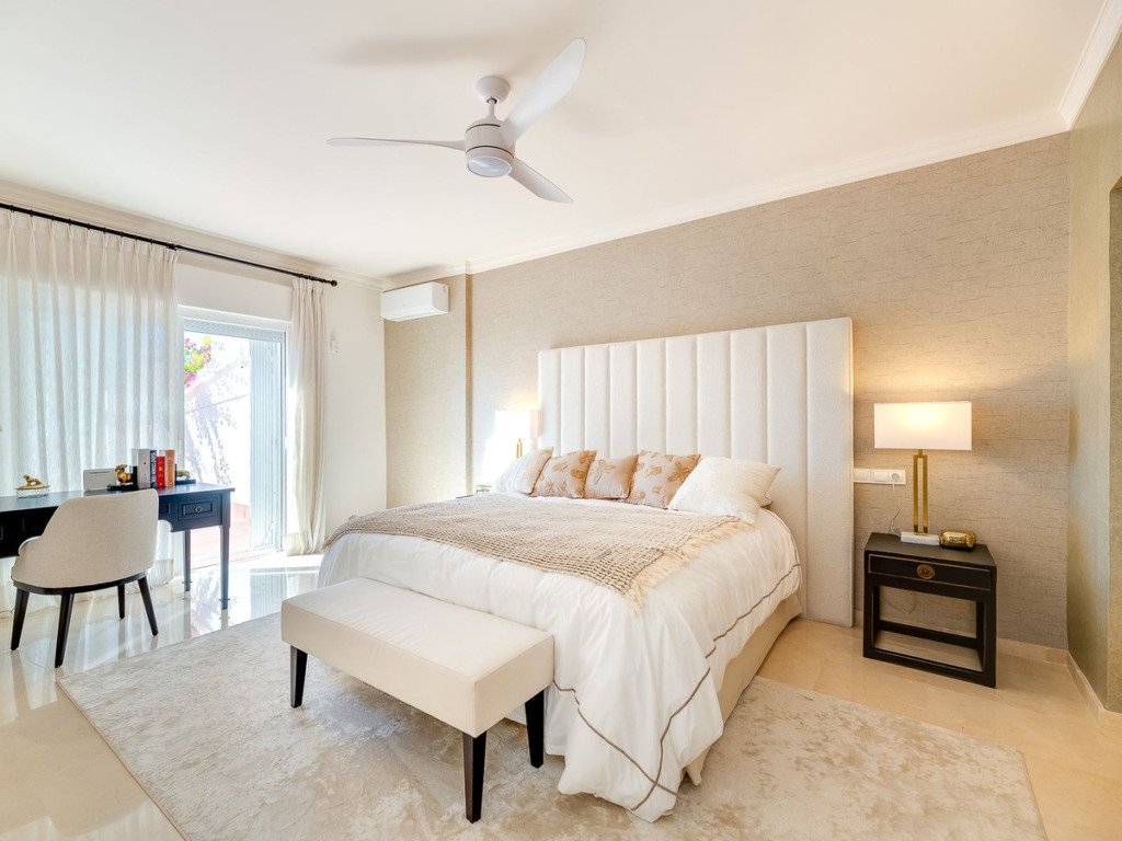 Villa – Chalet — Guadalmina Baja