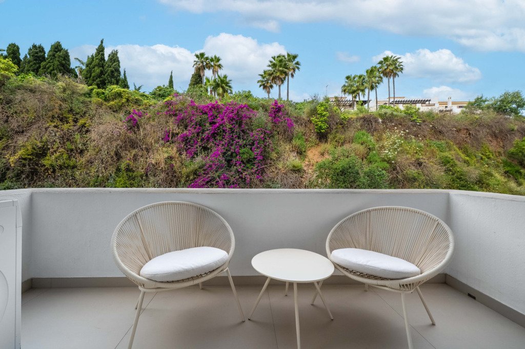 Middle Floor Apartment — Nueva Andalucía