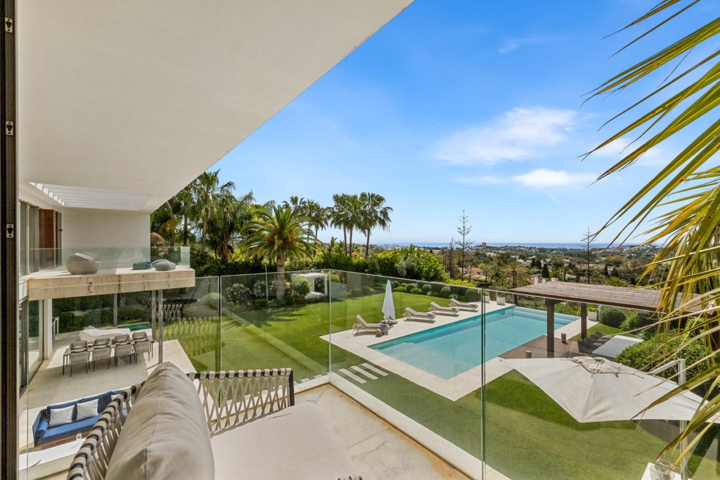 Detached Villa — Nueva Andalucía