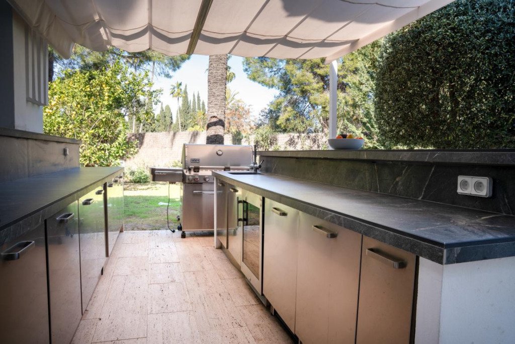 Villa – Chalet — Nueva Andalucía