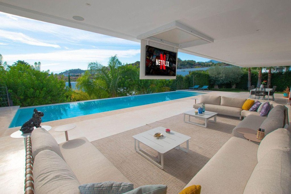 Detached Villa — Nueva Andalucía