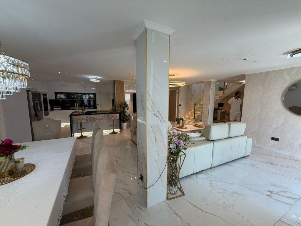 Villa – Chalet — Estepona