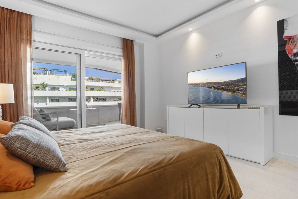 Middle Floor Apartment — Puerto Banús