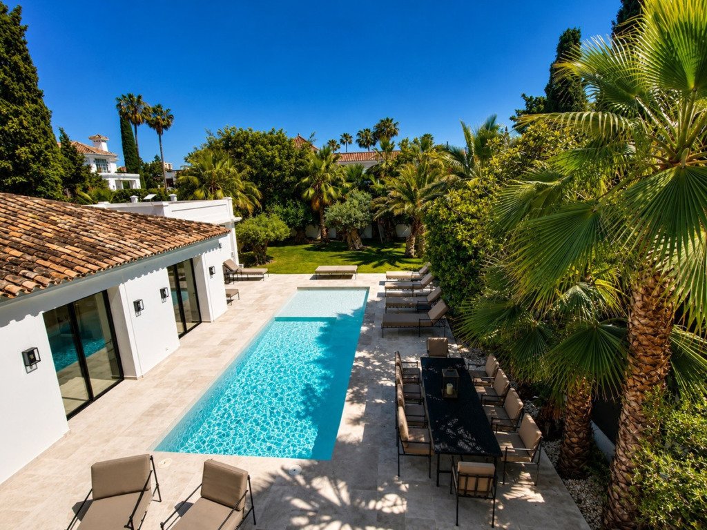 Detached Villa — Aloha