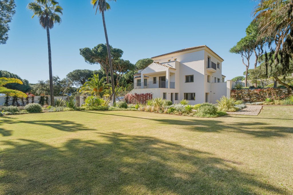 Detached Villa — Hacienda Las Chapas