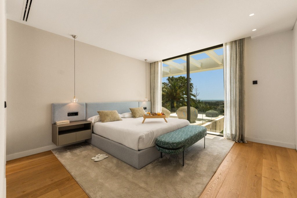 Detached Villa — Nueva Andalucía