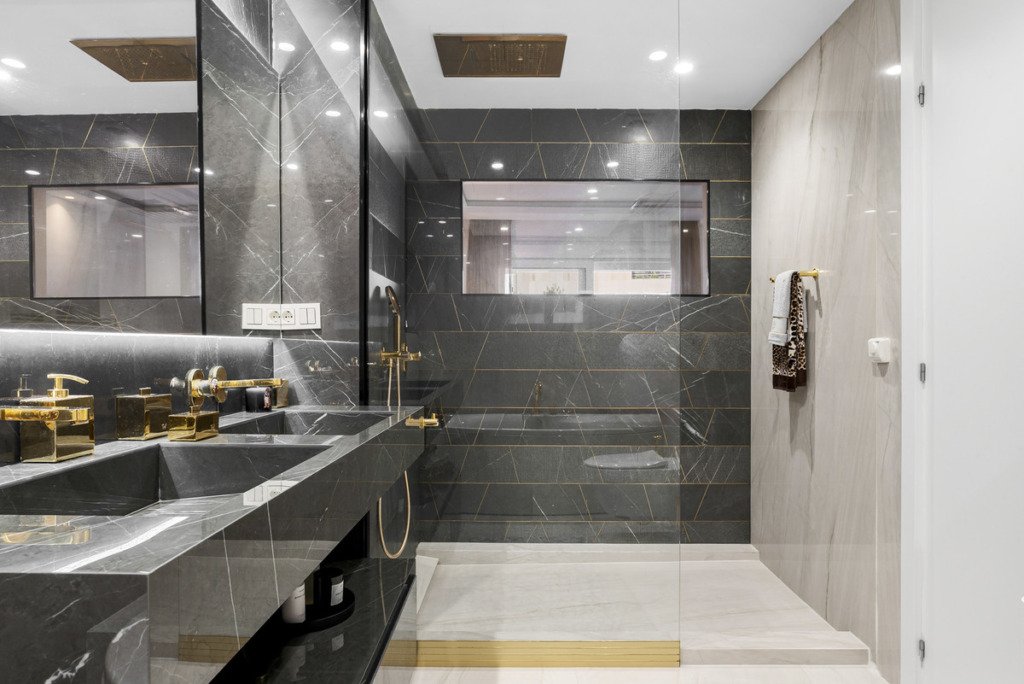 Middle Floor Apartment — Puerto Banús