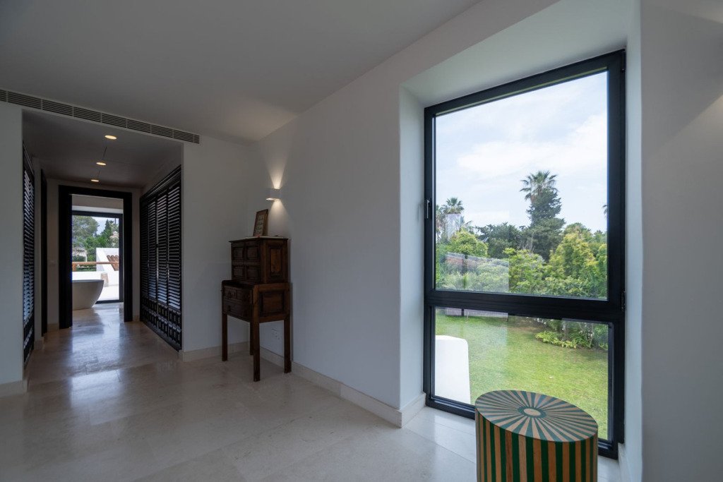 Villa – Chalet — Guadalmina Baja