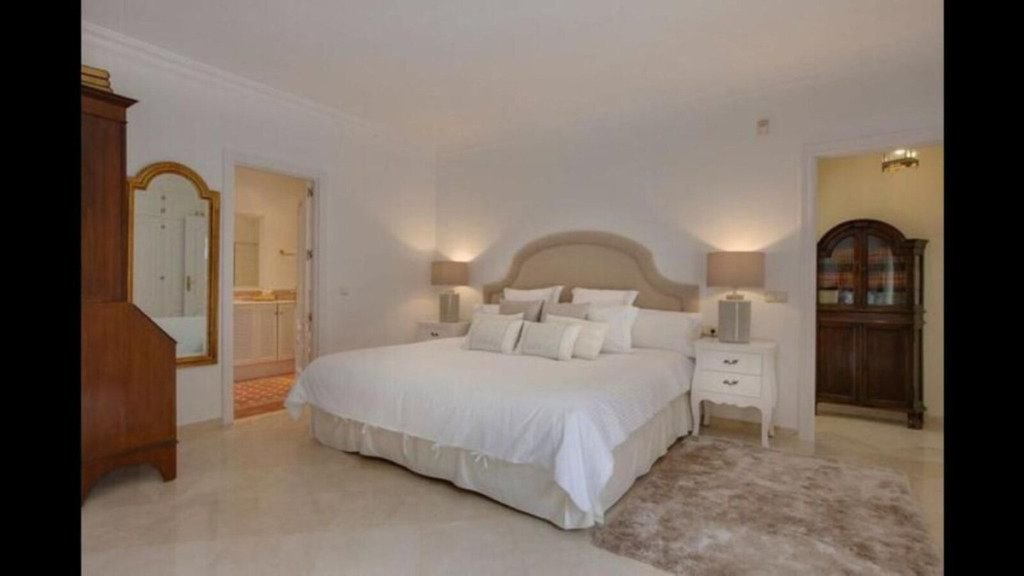Villa – Chalet — The Golden Mile