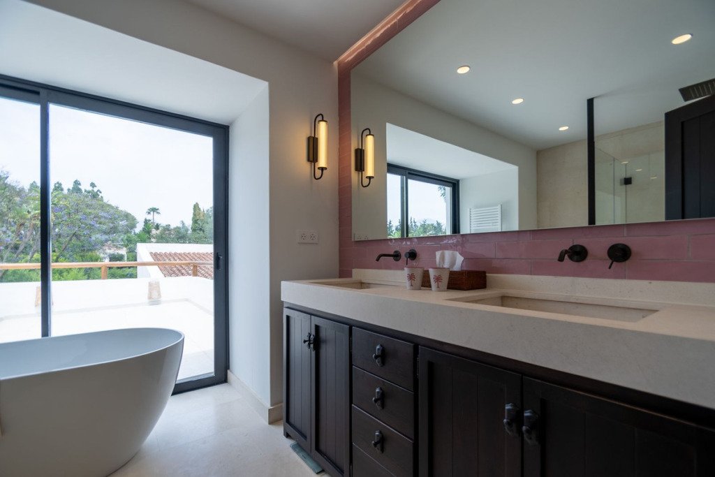 Villa – Chalet — Guadalmina Baja